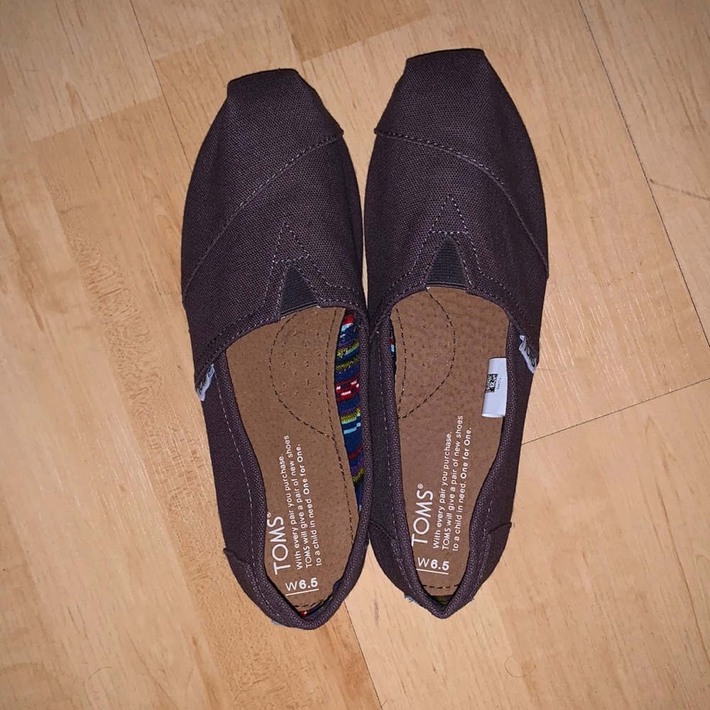 Unisex Grey Toms🤩🤗